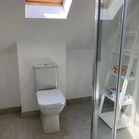 360 Mitchell House * دونغارفان